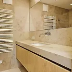 Hoferhaus 3*