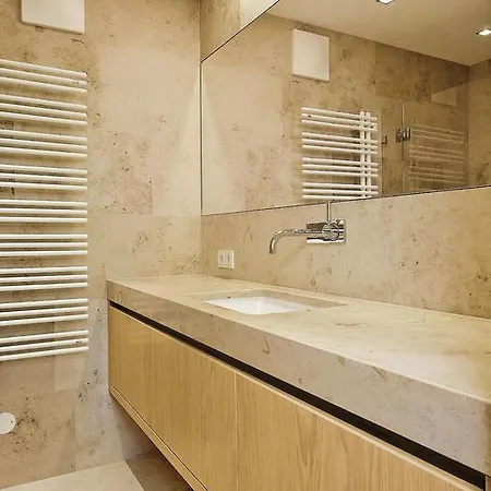 Hoferhaus 3*