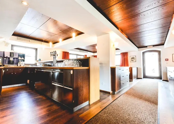 Otel Hotel-pension Hoferhaus Neukirchen am Großvenediger